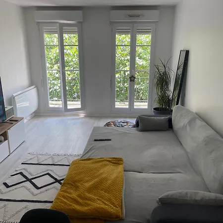 Apartment L'olympe De 10 Min De Paris 1 Min De La Gare